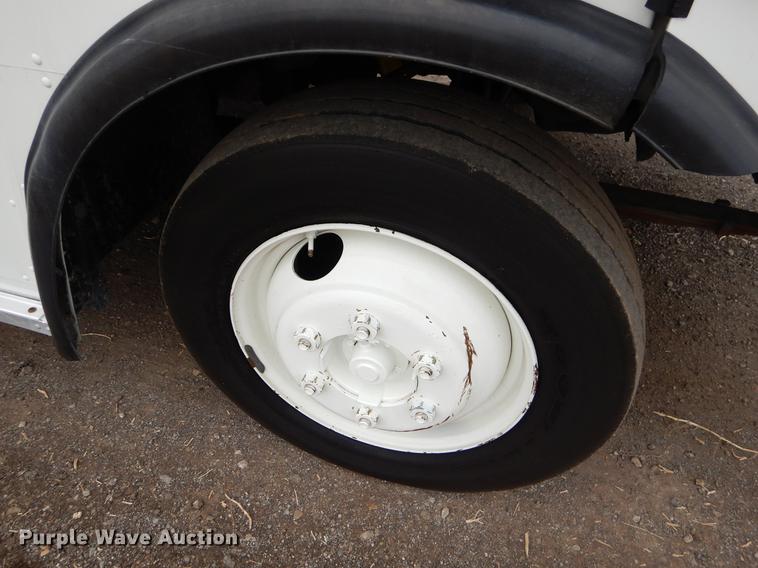 image for item ER9366 2000 Freightliner MT45 delivery truck