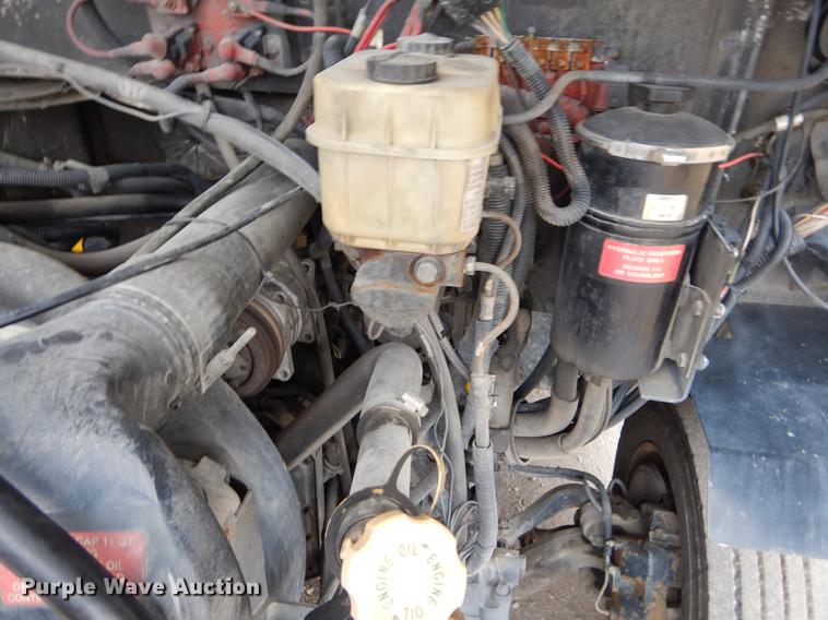 image for item ER9366 2000 Freightliner MT45 delivery truck