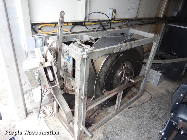 image for item ER9366 2000 Freightliner MT45 delivery truck