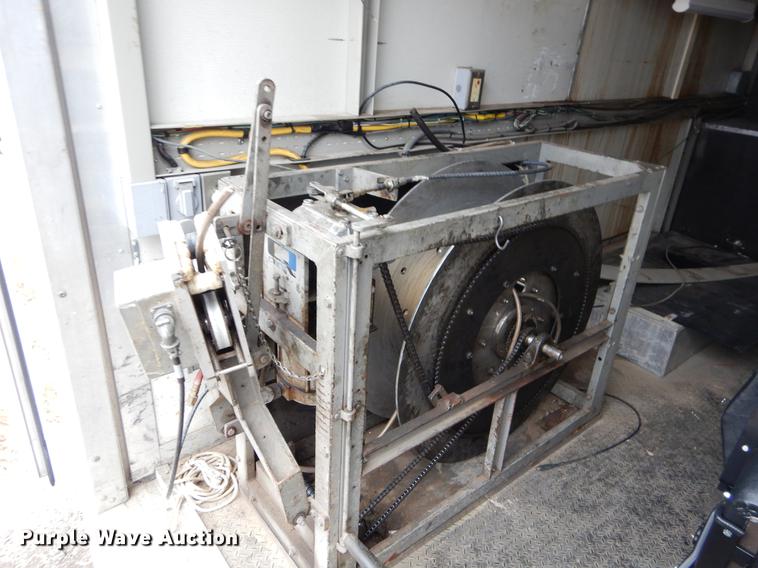 image for item ER9366 2000 Freightliner MT45 delivery truck