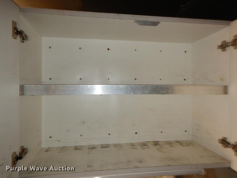 image for item ER9366 2000 Freightliner MT45 delivery truck