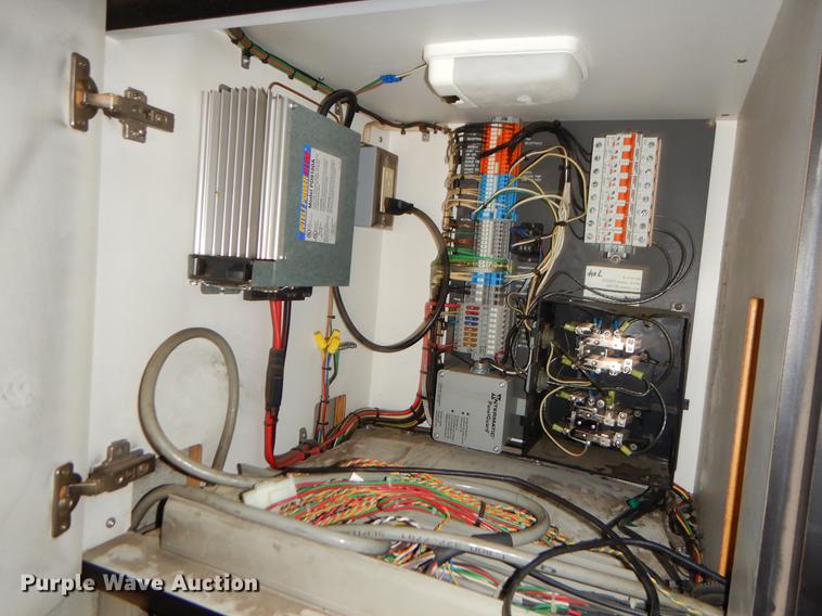 image for item ER9366 2000 Freightliner MT45 delivery truck