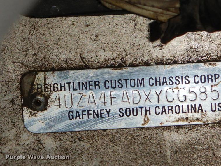 image for item ER9366 2000 Freightliner MT45 delivery truck