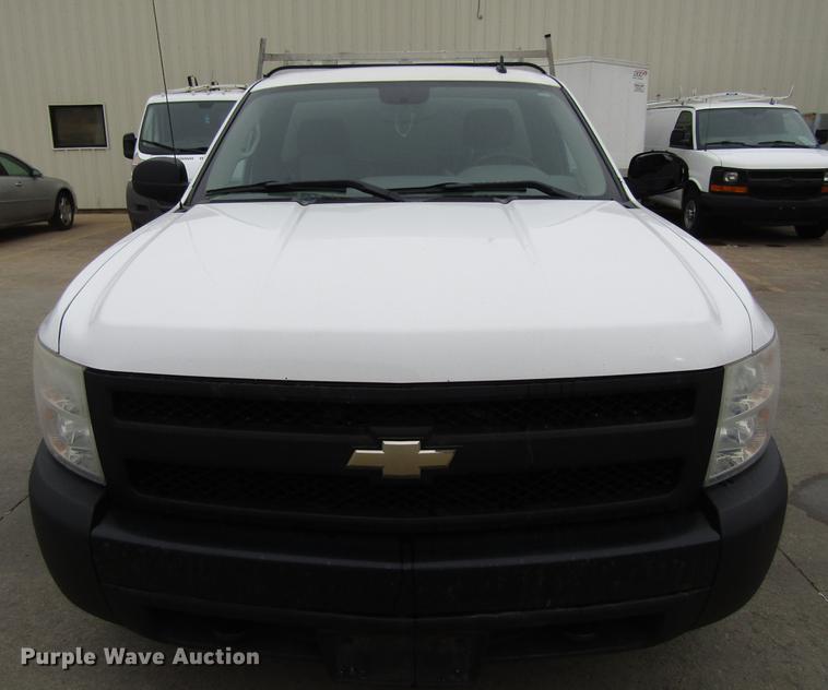 image for item EU9551 2008 Chevrolet Silverado 1500 pickup truck
