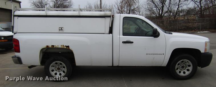 image for item EU9551 2008 Chevrolet Silverado 1500 pickup truck