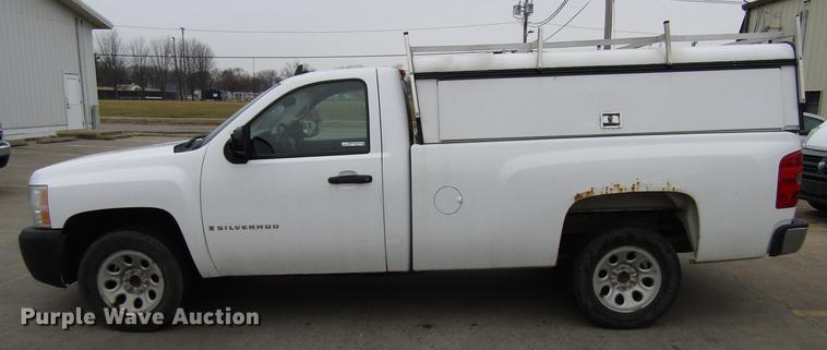 image for item EU9551 2008 Chevrolet Silverado 1500 pickup truck