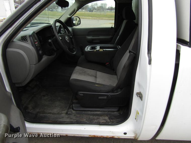 image for item EU9551 2008 Chevrolet Silverado 1500 pickup truck