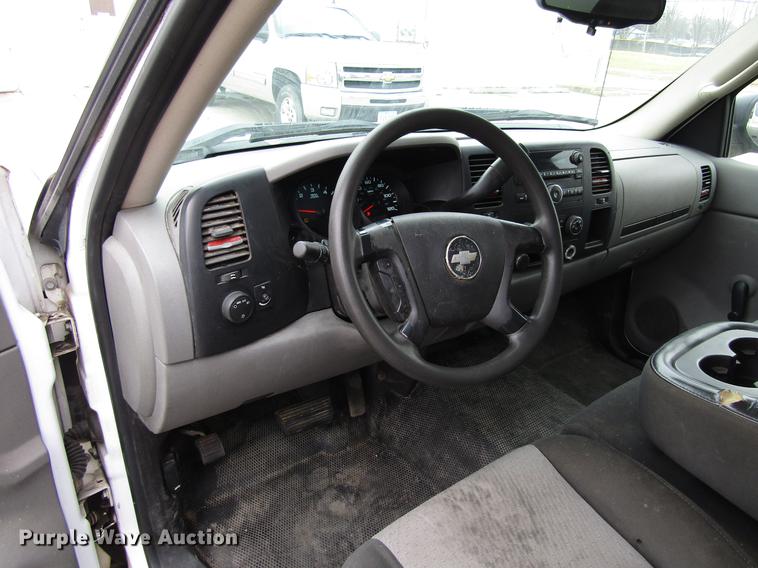 image for item EU9551 2008 Chevrolet Silverado 1500 pickup truck