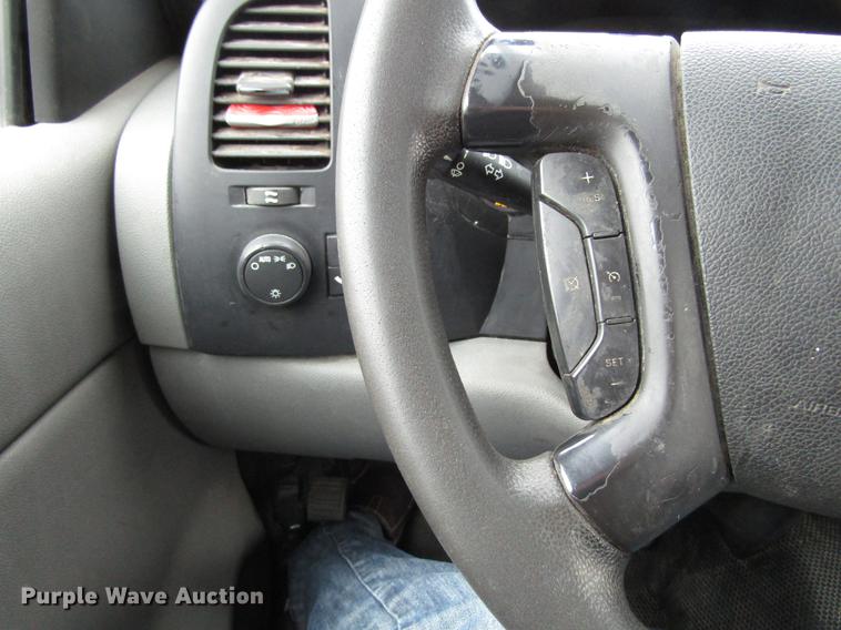 image for item EU9551 2008 Chevrolet Silverado 1500 pickup truck