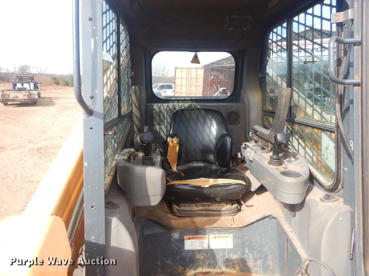 image for item EW9711 2011 Mustang 2100RT skid steer