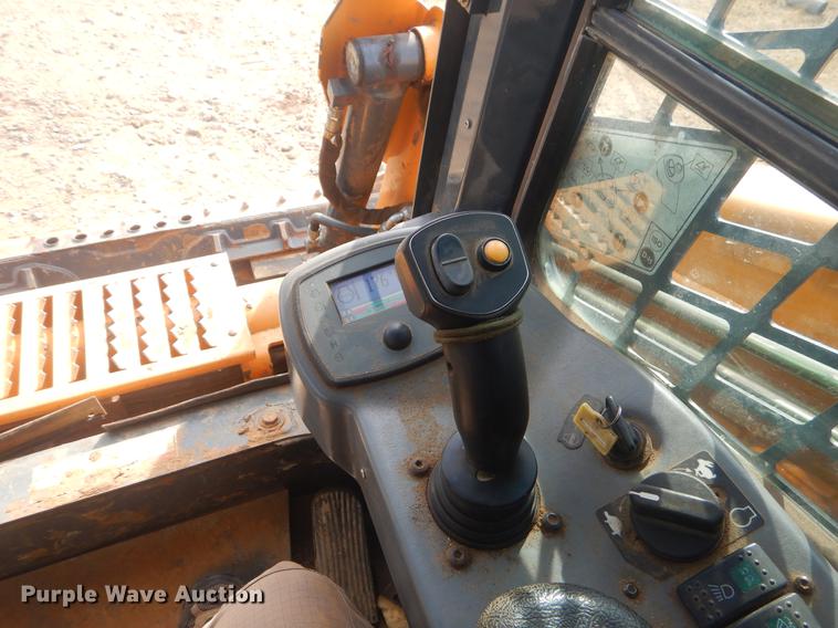 image for item EW9711 2011 Mustang 2100RT skid steer