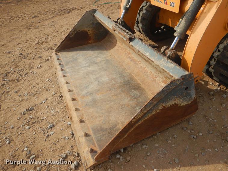 image for item EW9711 2011 Mustang 2100RT skid steer