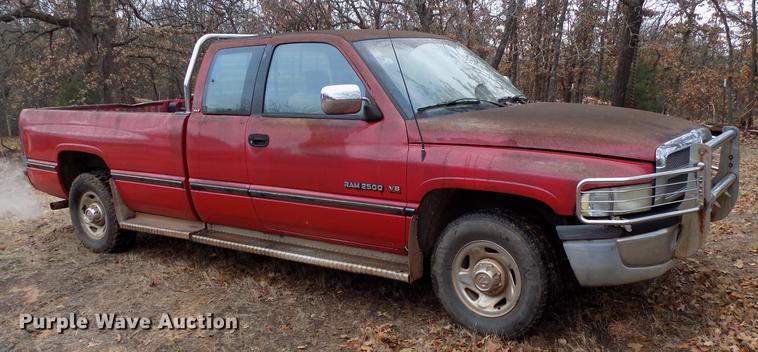 image for item FE9562 1995 Dodge Ram 2500 Ext. Cab pickup truck