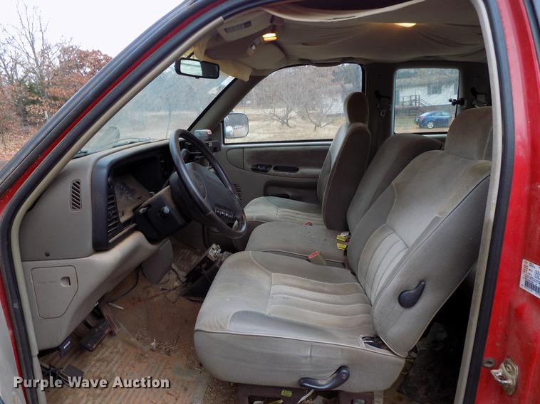 image for item FE9562 1995 Dodge Ram 2500 Ext. Cab pickup truck