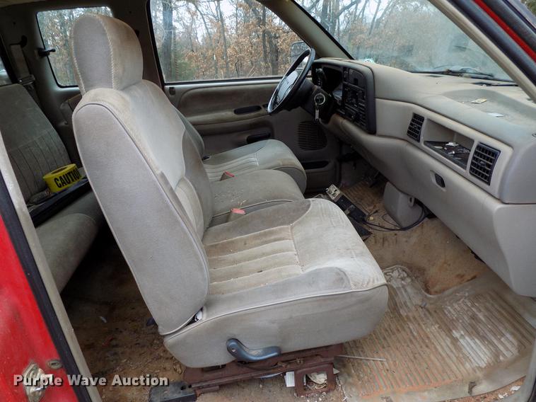 image for item FE9562 1995 Dodge Ram 2500 Ext. Cab pickup truck