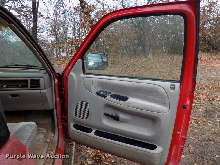 image for item FE9562 1995 Dodge Ram 2500 Ext. Cab pickup truck