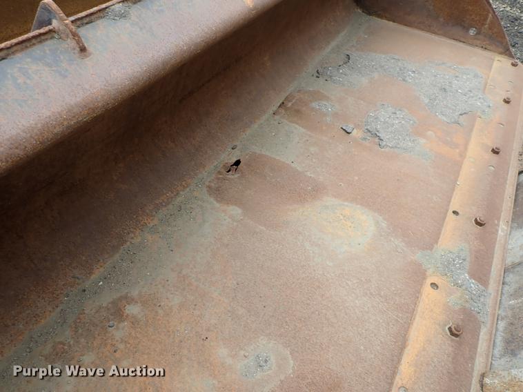 image for item FI9447 (6) skid steer buckets