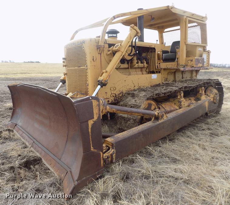 image for item DB9004 1974 Caterpillar D8H dozer