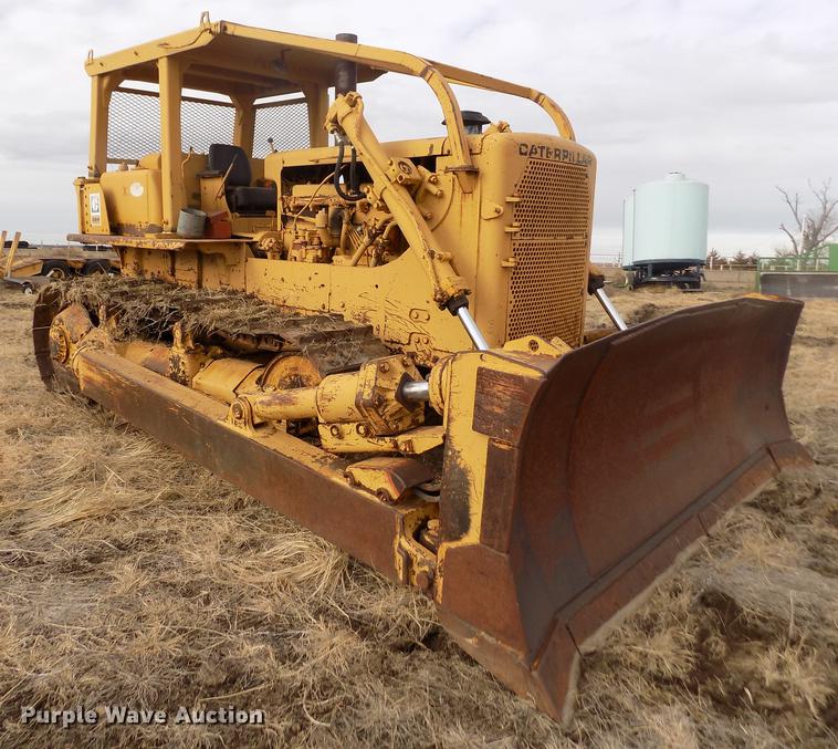 image for item DB9004 1974 Caterpillar D8H dozer