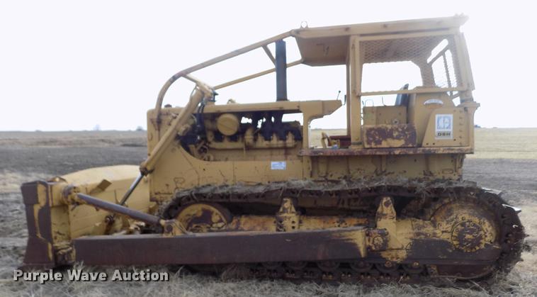 image for item DB9004 1974 Caterpillar D8H dozer