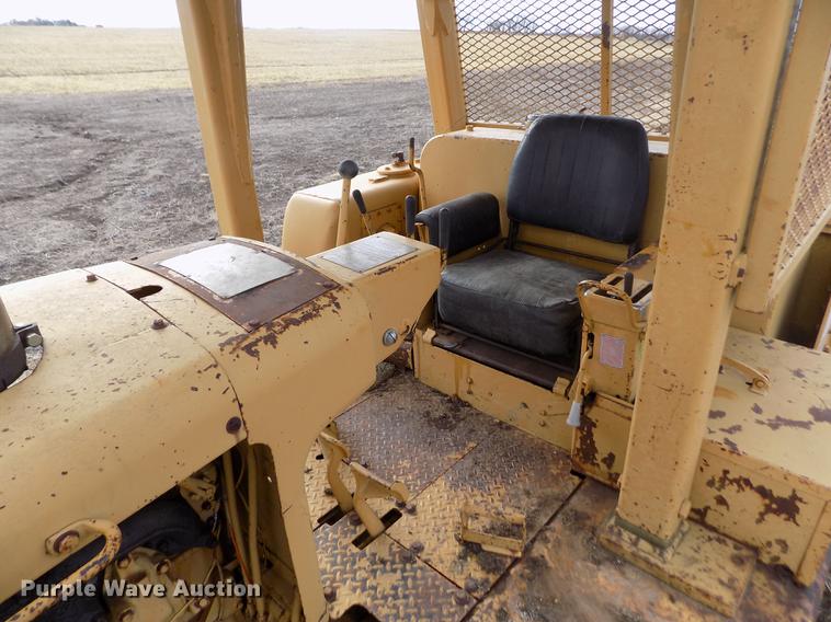 image for item DB9004 1974 Caterpillar D8H dozer