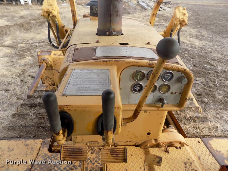 image for item DB9004 1974 Caterpillar D8H dozer