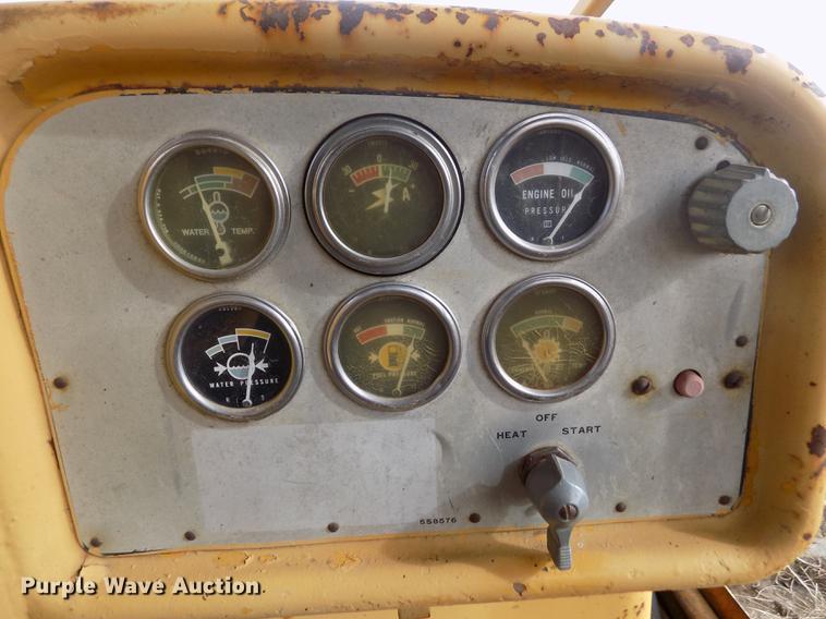 image for item DB9004 1974 Caterpillar D8H dozer