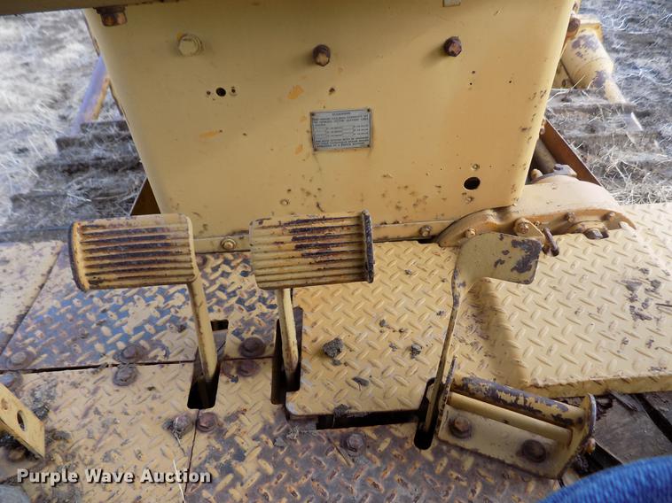 image for item DB9004 1974 Caterpillar D8H dozer