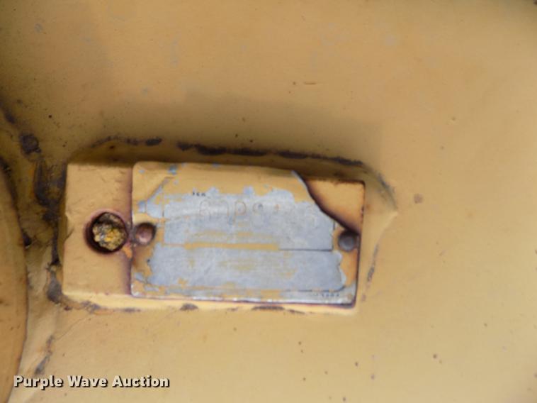 image for item DB9004 1974 Caterpillar D8H dozer