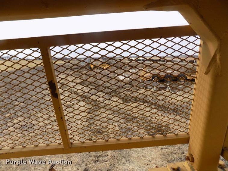 image for item DB9004 1974 Caterpillar D8H dozer