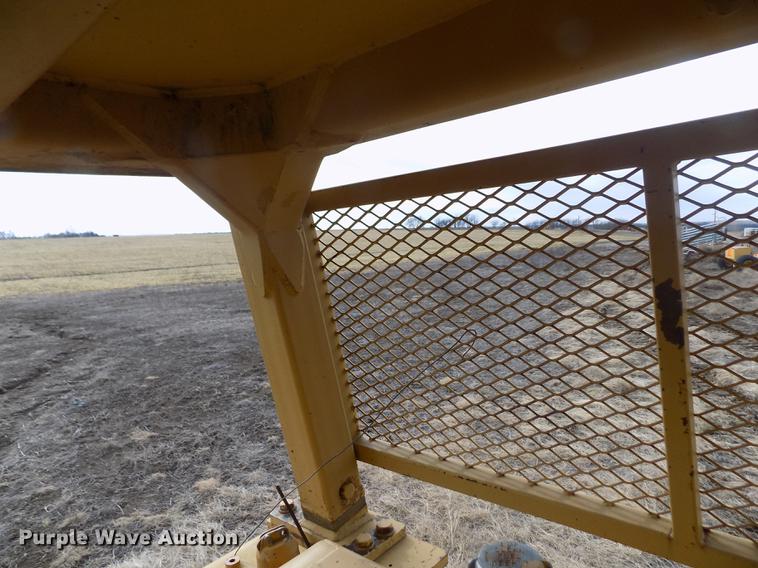 image for item DB9004 1974 Caterpillar D8H dozer