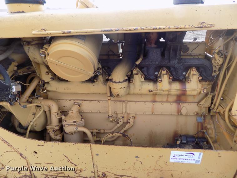 image for item DB9004 1974 Caterpillar D8H dozer