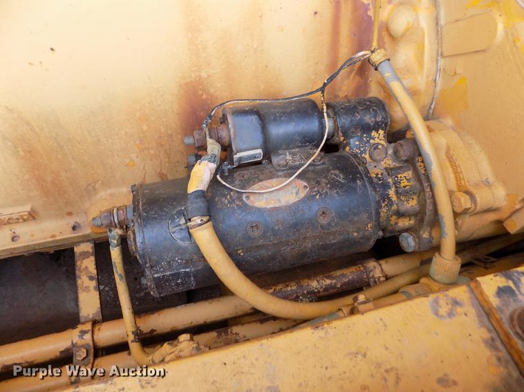 image for item DB9004 1974 Caterpillar D8H dozer