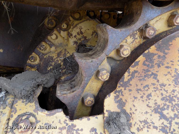 image for item DB9004 1974 Caterpillar D8H dozer