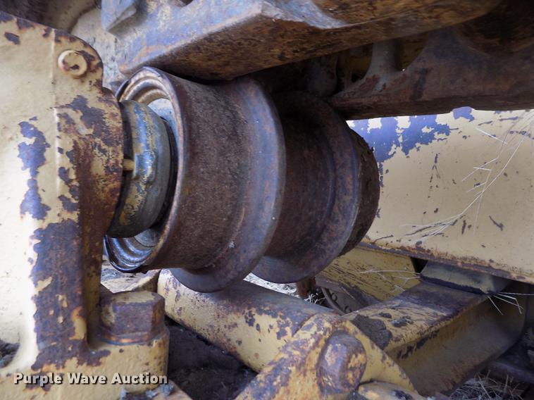 image for item DB9004 1974 Caterpillar D8H dozer