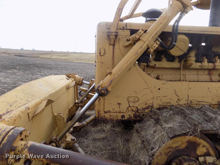image for item DB9004 1974 Caterpillar D8H dozer