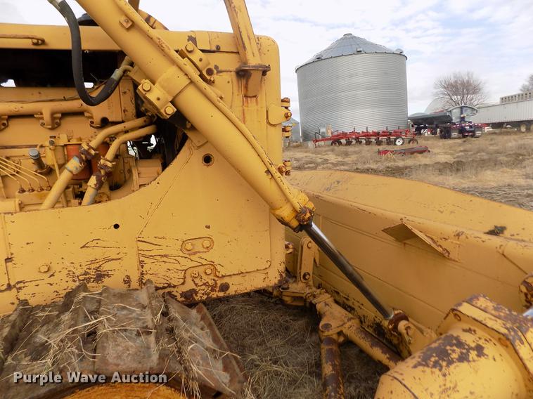 image for item DB9004 1974 Caterpillar D8H dozer