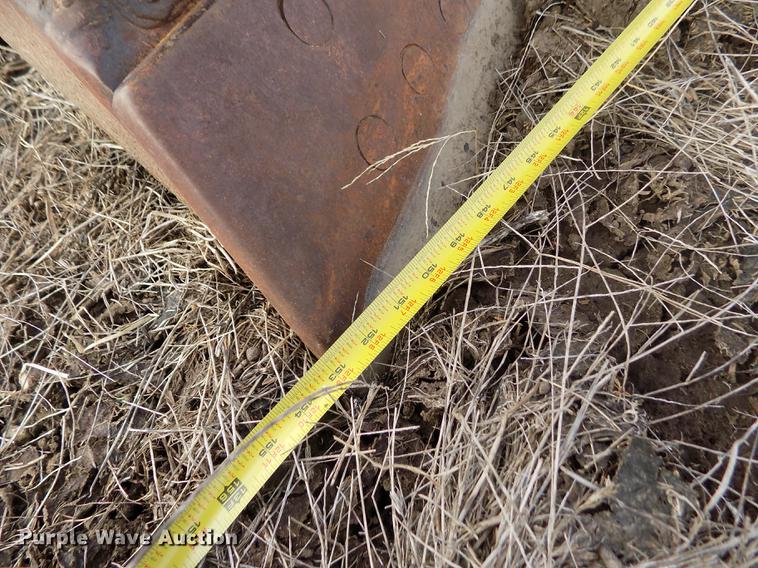 image for item DB9004 1974 Caterpillar D8H dozer