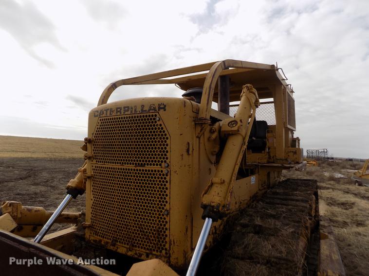 image for item DB9004 1974 Caterpillar D8H dozer