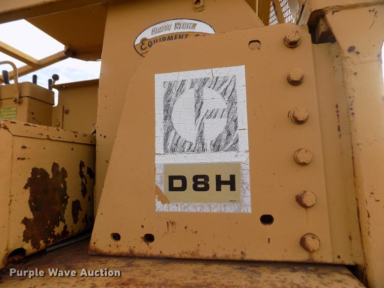 image for item DB9004 1974 Caterpillar D8H dozer