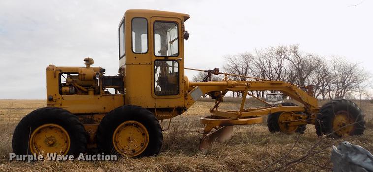 image for item DB9005 Caterpillar 112E rigid frame motor grader