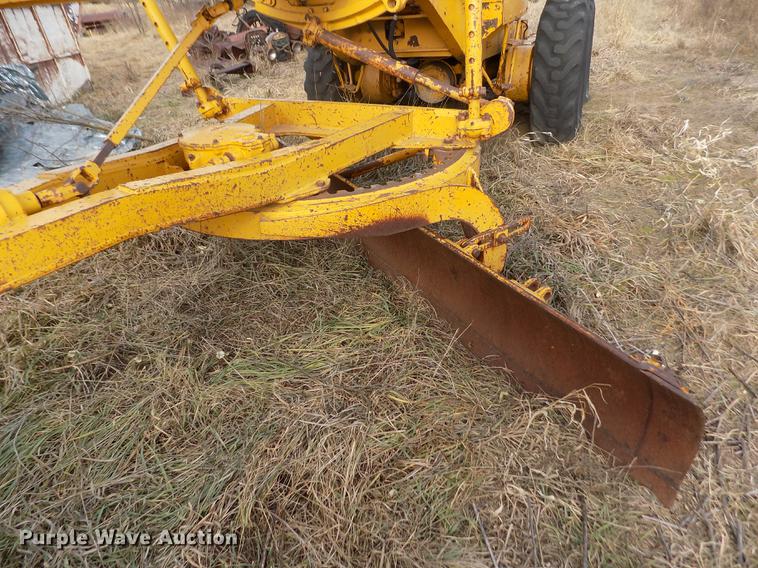 image for item DB9005 Caterpillar 112E rigid frame motor grader