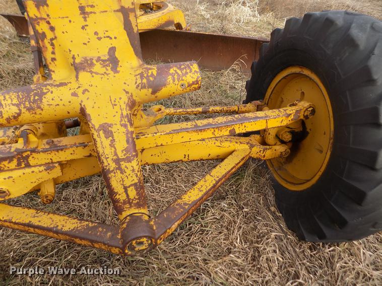 image for item DB9005 Caterpillar 112E rigid frame motor grader