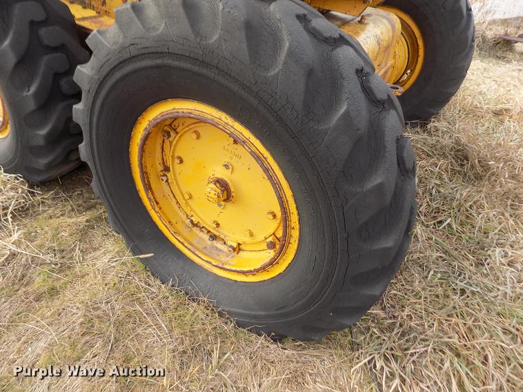 image for item DB9005 Caterpillar 112E rigid frame motor grader