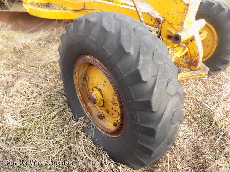 image for item DB9005 Caterpillar 112E rigid frame motor grader