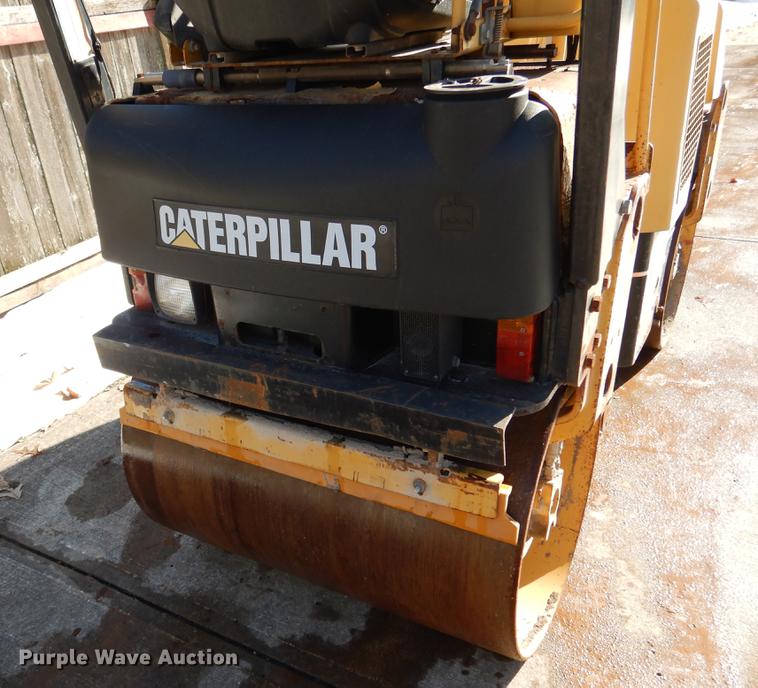 image for item DB9358 2000 Caterpillar CB214D double drum roller