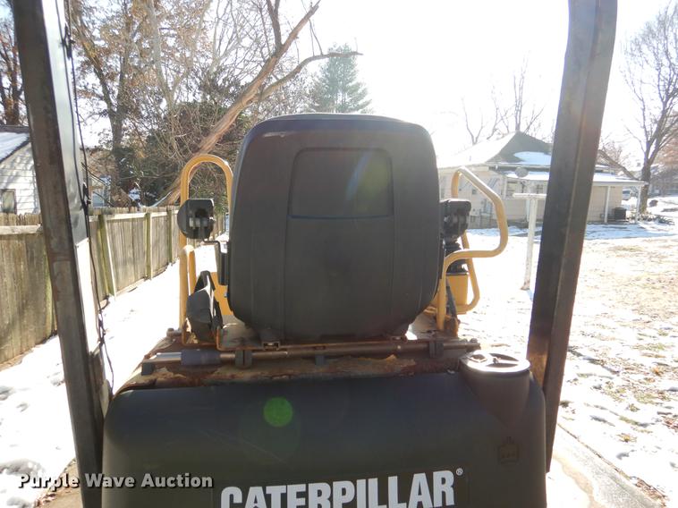 image for item DB9358 2000 Caterpillar CB214D double drum roller