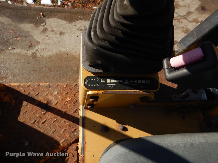 image for item DB9358 2000 Caterpillar CB214D double drum roller