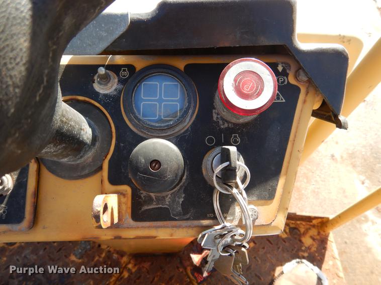 image for item DB9358 2000 Caterpillar CB214D double drum roller