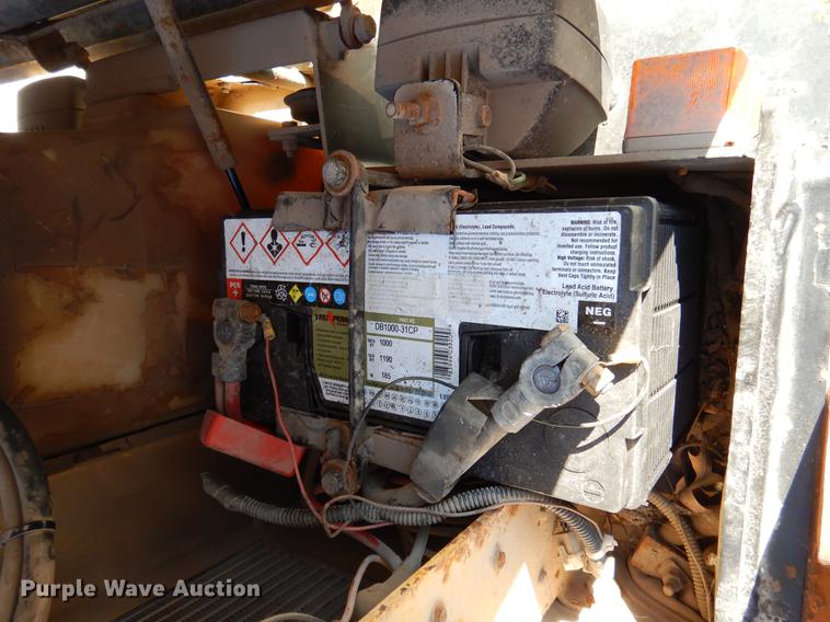 image for item DB9358 2000 Caterpillar CB214D double drum roller